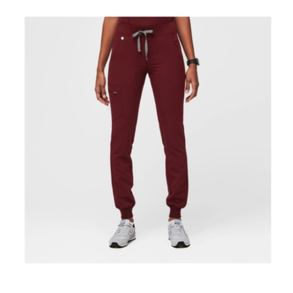 FIGS Zamora Jogger Scrub Pants – Burgundy, XS Tall